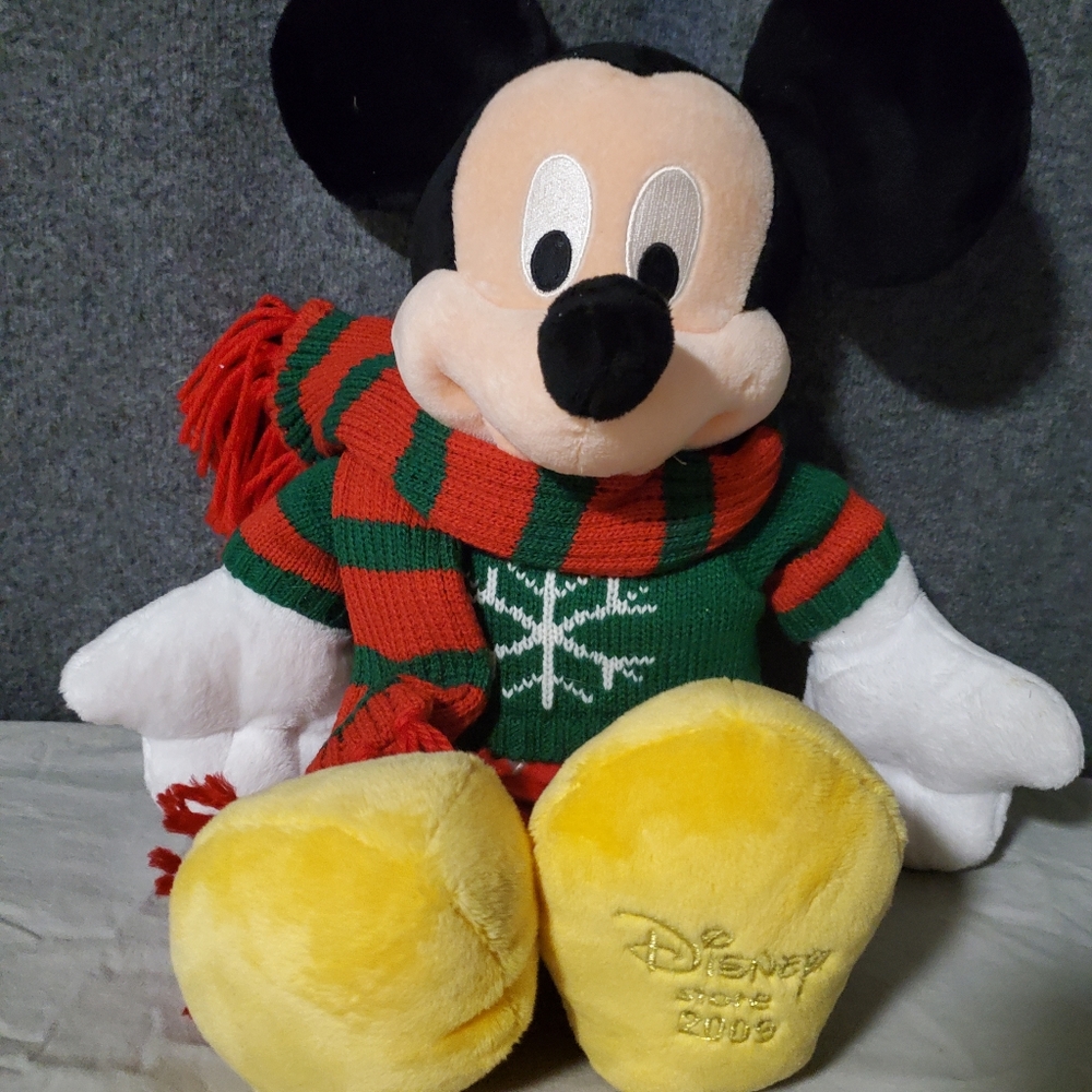 2009 Christmas Mickey mouse plush